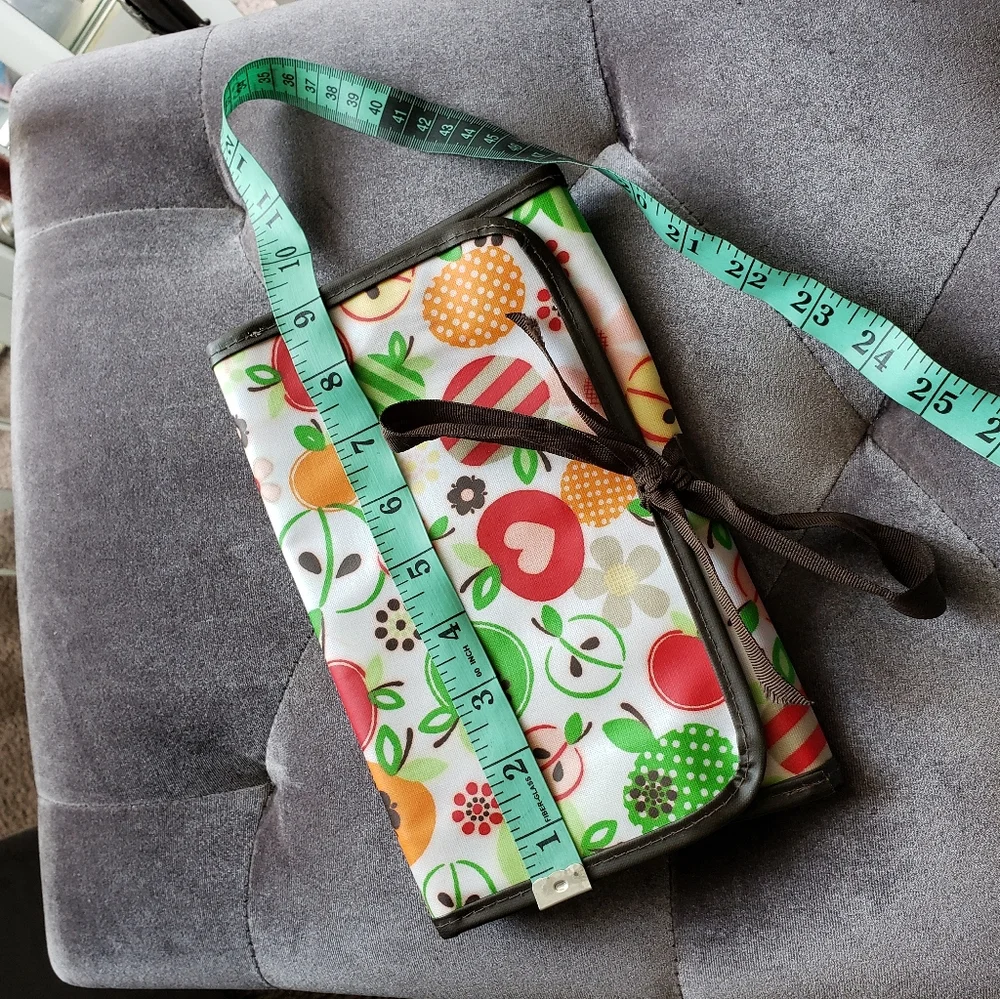 Thirty-One Tri Fold Tablet Organizer iPad Ereader Kindle Vinyl Coated Fabric